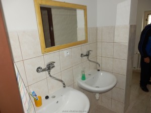 Část sociálek, WC + sprcha.
